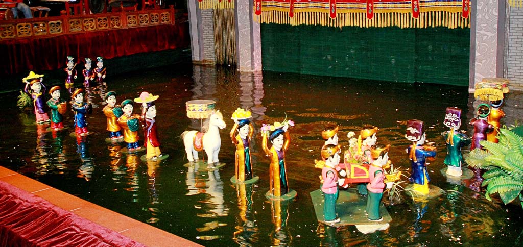 Spectacle des marionnettes sur l'eau à Hanoi