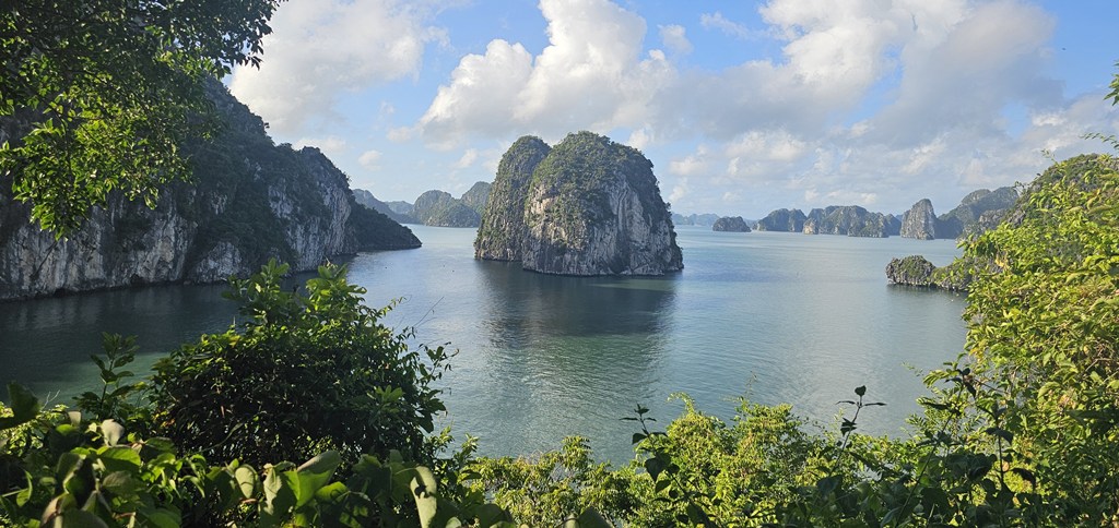 grottes baie d'Ha Long